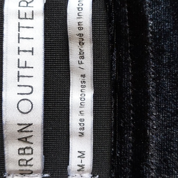 NWT Urban Outfitters Black Velvet Bell Sleeve Mini Dress Size M - Picture 4 of 7